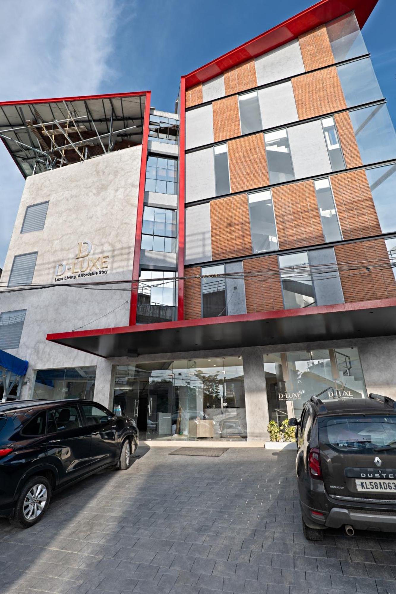 D-Luxe Hotel Kochi Екстериор снимка