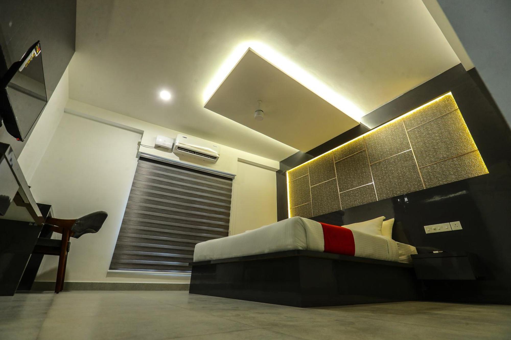 D-Luxe Hotel Kochi Екстериор снимка
